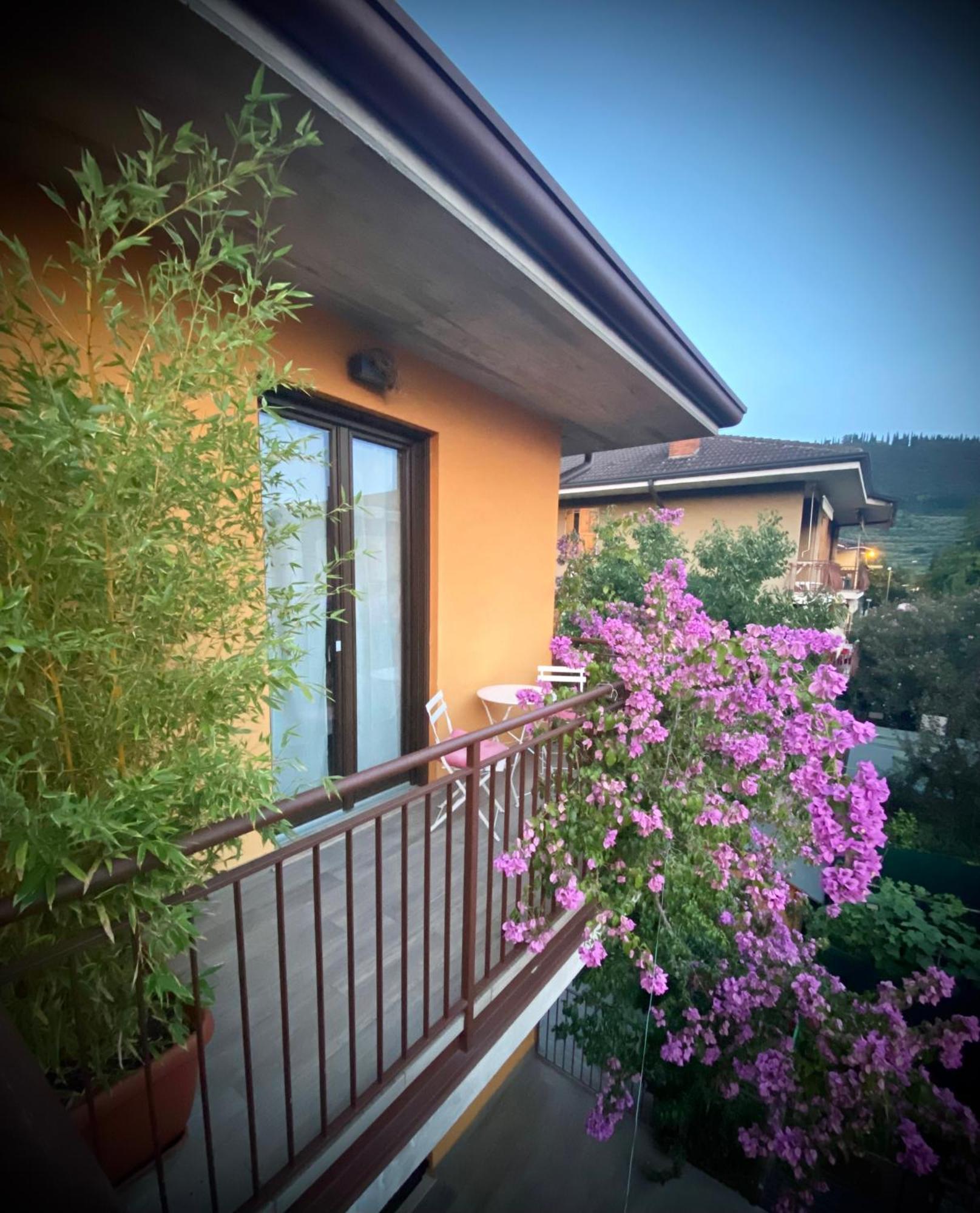 Welcome Traveller Divine Cecile Garda  Exterior foto